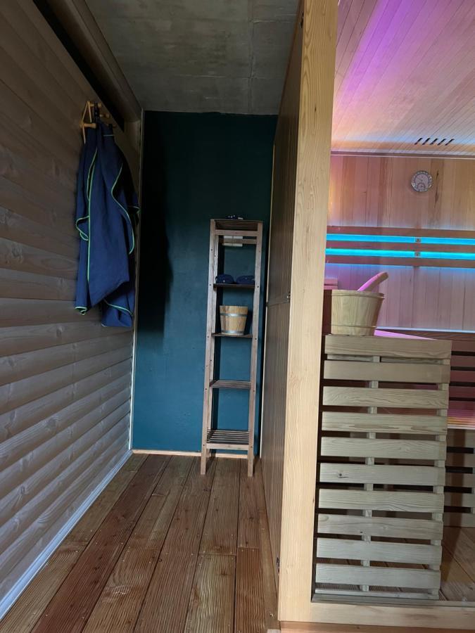 Houten Vakantiewoning "Reisnaarpolen" Royaal Ontbijt, Sauna En Hottub Czarna Góra Exterior foto